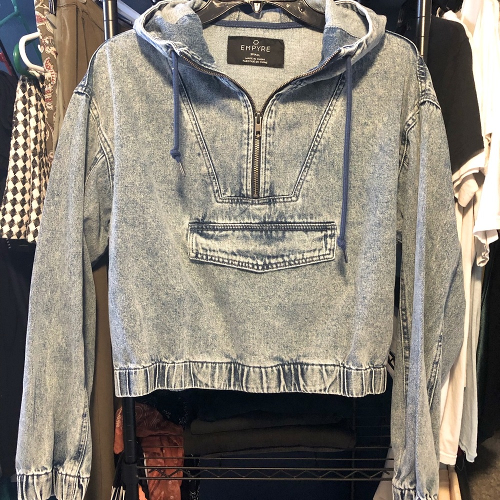Cropped denim pull over hoodie.